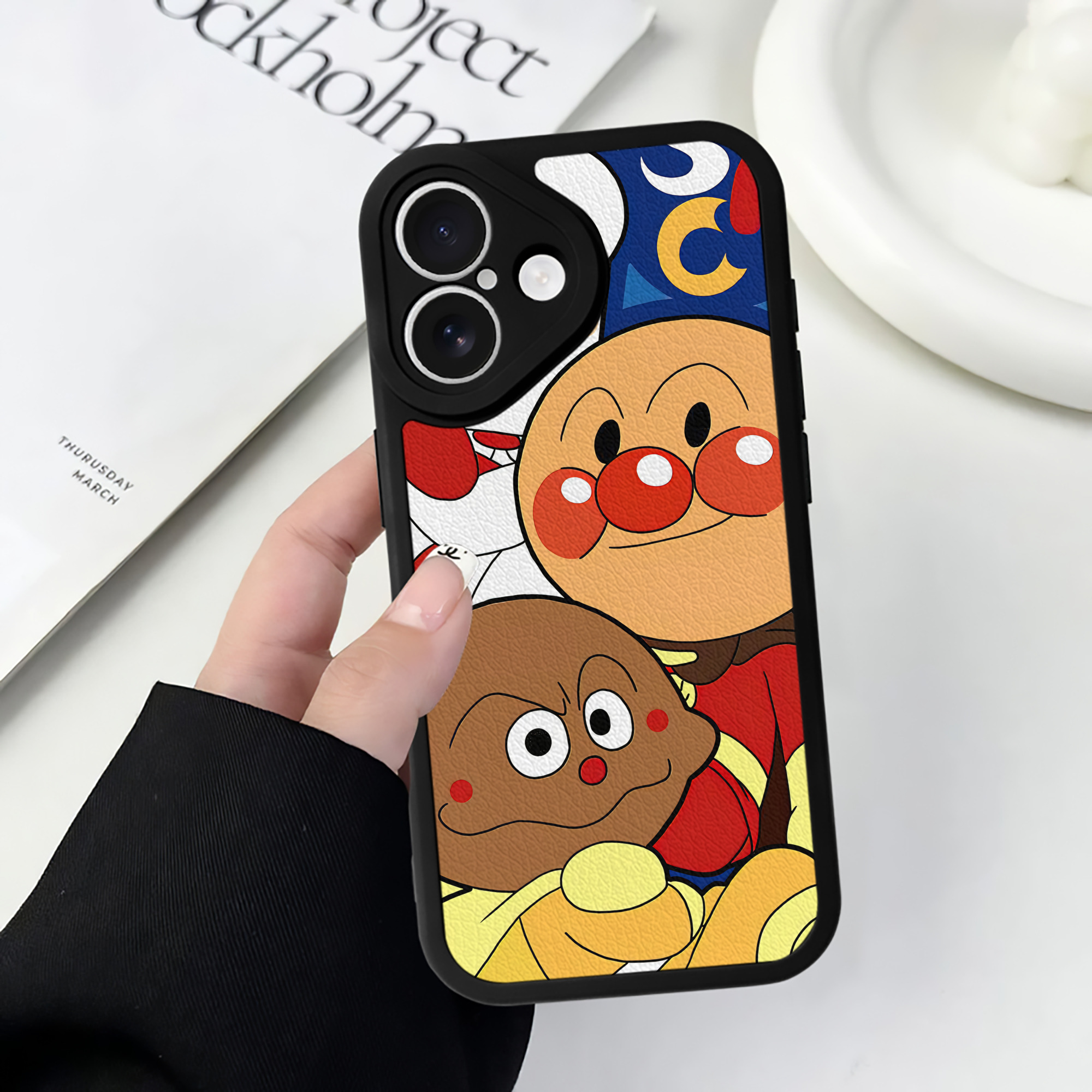 （画像用） アンパンマン Anpanman 【iPhone 16シリーズ対応】シリコンスマホケース（レザー調） 材質：シリコン